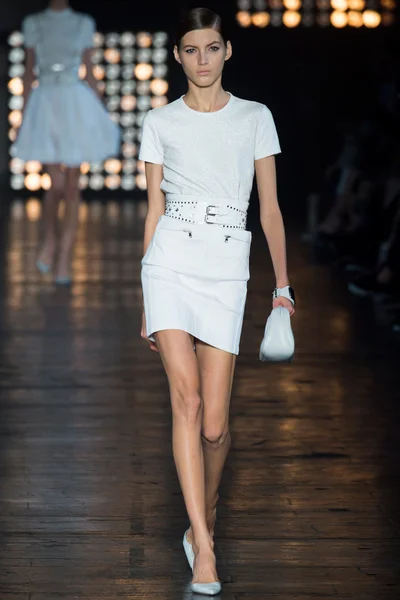 Look 17